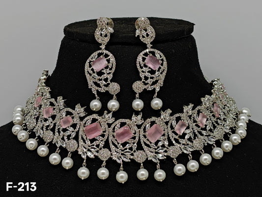 Necklace chocker model