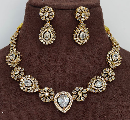 short necklace AD stones design