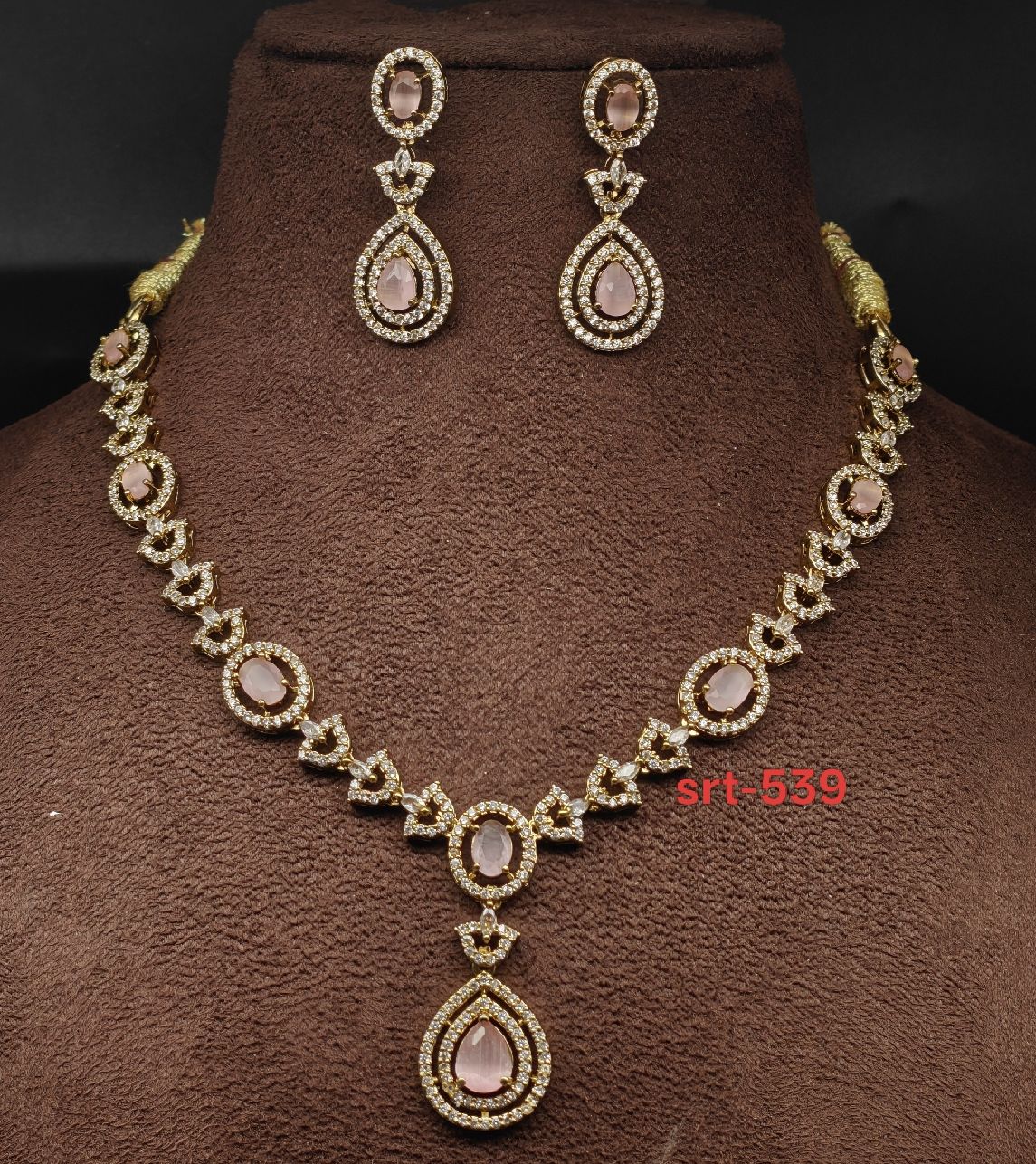 AD stone design necklace