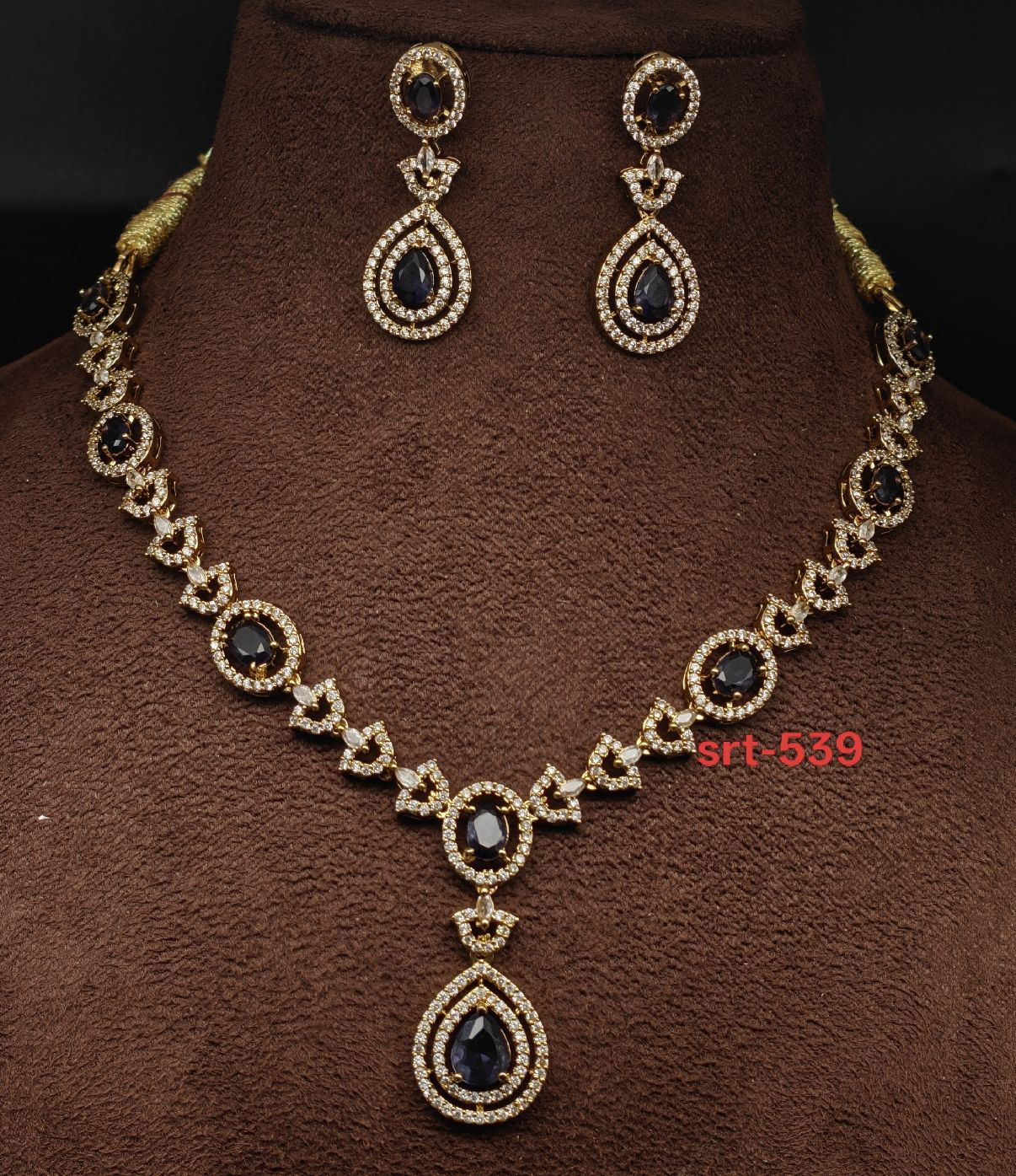 AD stone design necklace