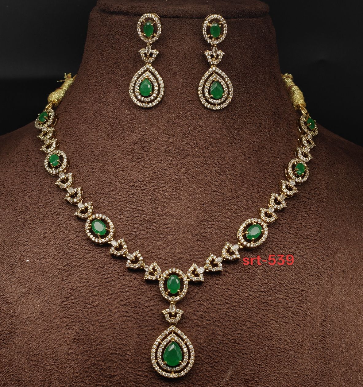 AD stone design necklace