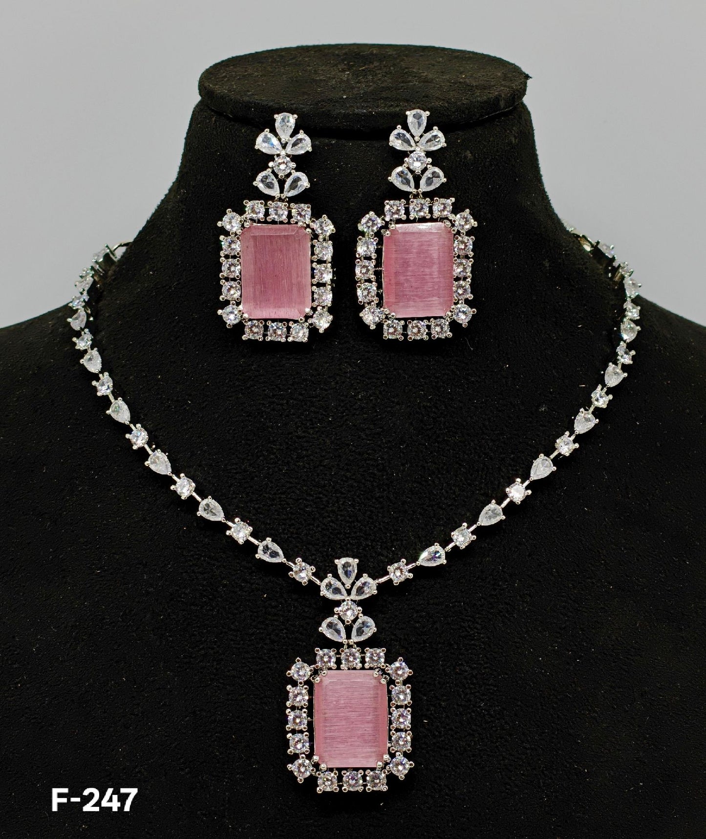 short necklace