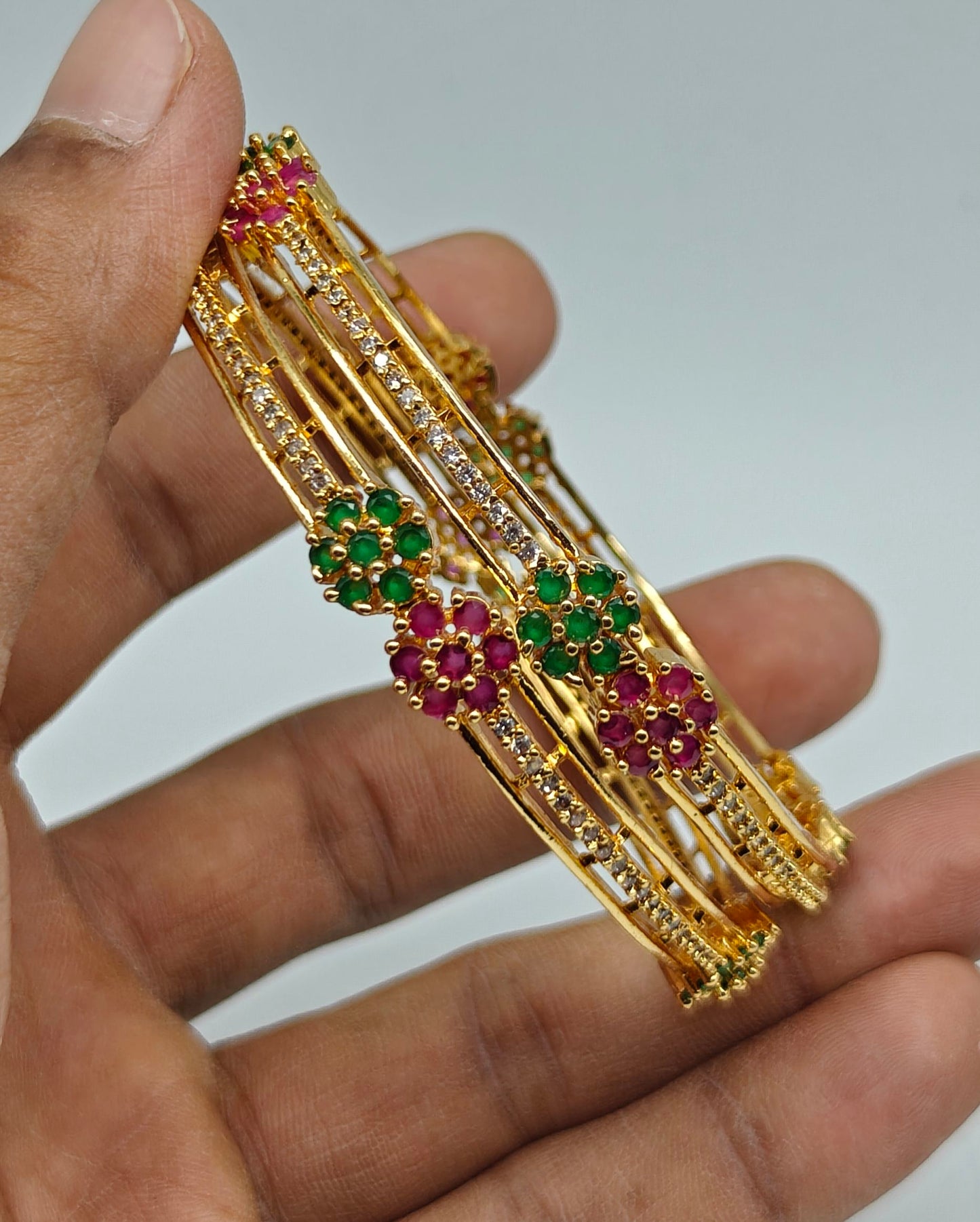 gold replika bangles