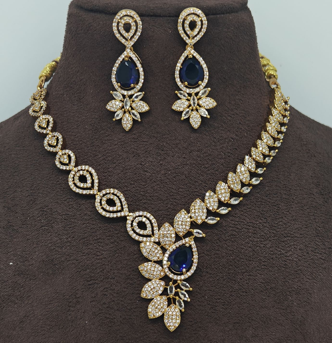 AD stones necklace